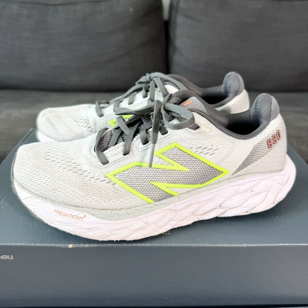 New Balance Fresh Foam X 880v14 Gray White Running Walking Shoes Womens Size 8